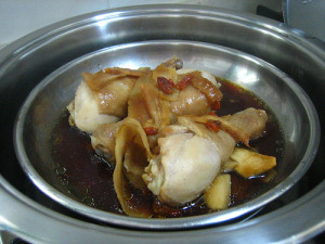 chicken-cooked-with-dang-gui Chicken cooked with dang gui - a traditional blood tonic meal