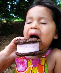 bella-eating-ice-cream Even little Miamians like their ice cream